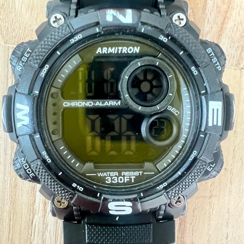 Armitron pro sport chrono alarm digital watch NEW BATTERY